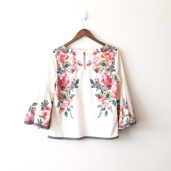 Jealous Tomato BELL Sleeve Floral Blouse - Picture 4 of 5